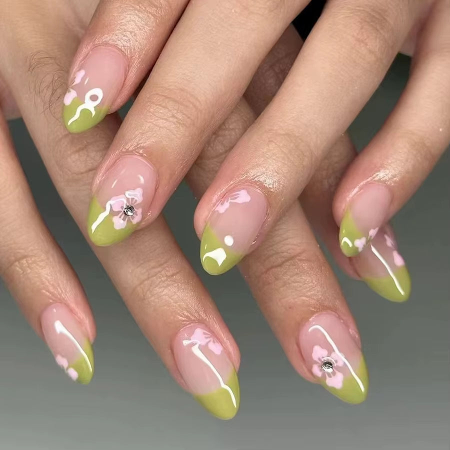 24Pcs Elegant Fairy White Flower Press-On Nails with Pink French Tips - Short Square Design for Effortless DIY Manicure