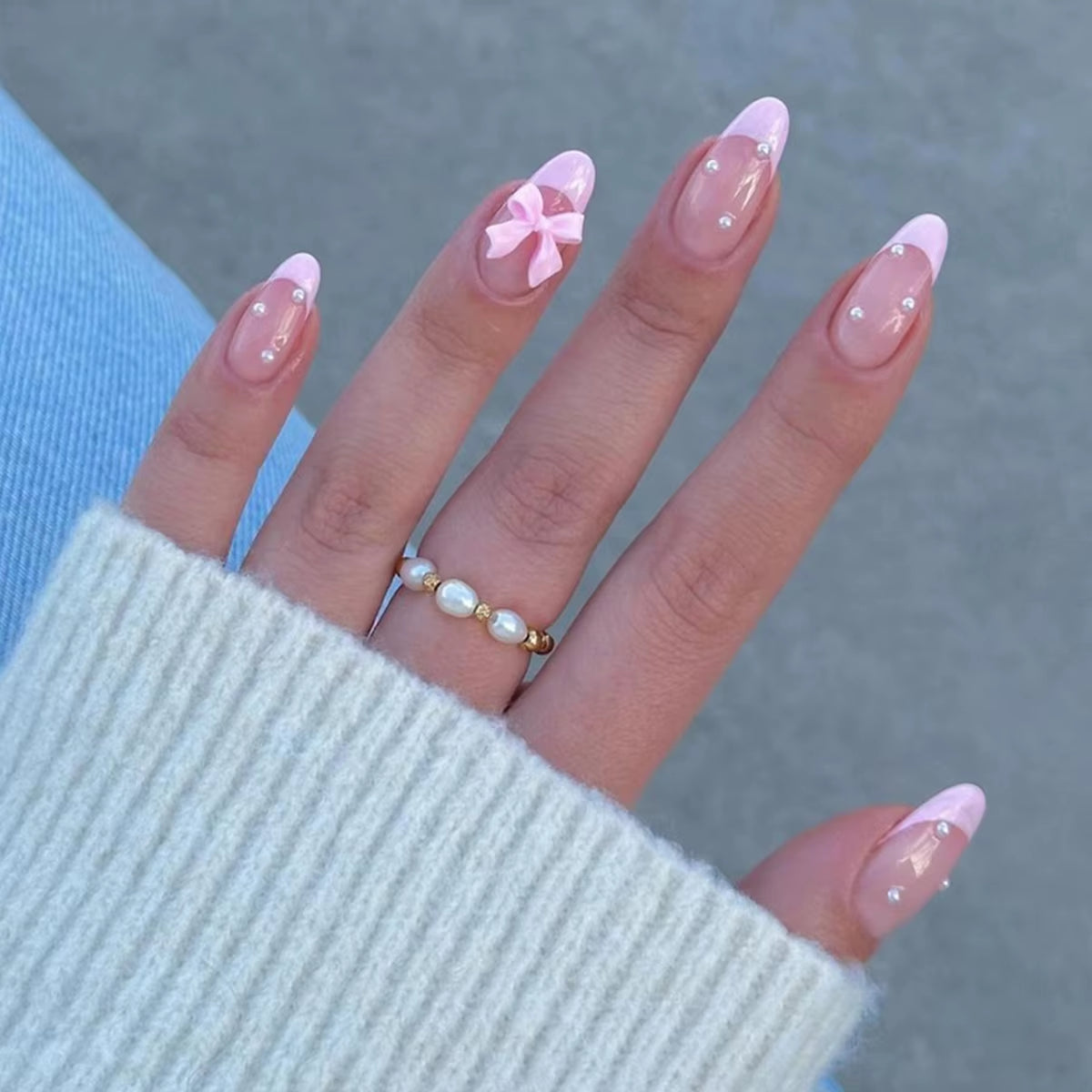 Glamorous 24Pcs Short French Water Droplet Fake Nails with Pink Edges & Pearl Bows for Women and Girls