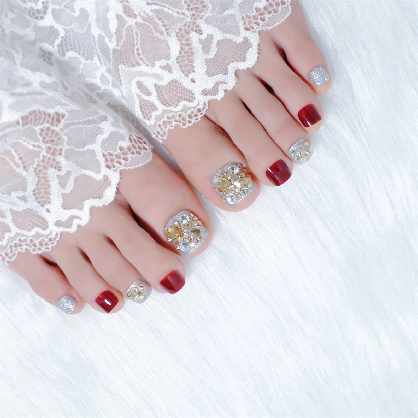 Glamorous Glitter Cat Eyes Press-On Toenails with Rhinestone Design - Perfect for Summer!